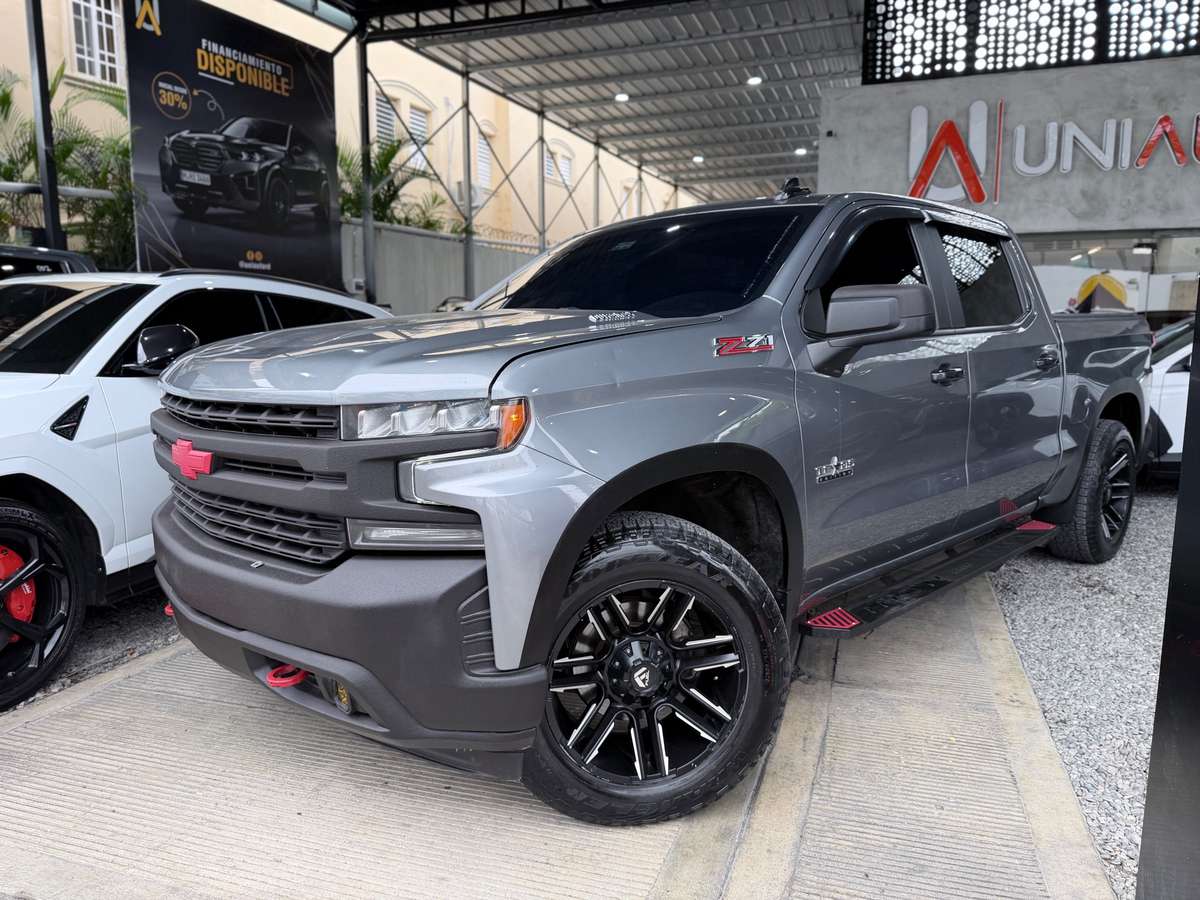 2020 Chevrolet Silverado Z 71 usado en venta por Luis Eduardo (UNIAUTO)