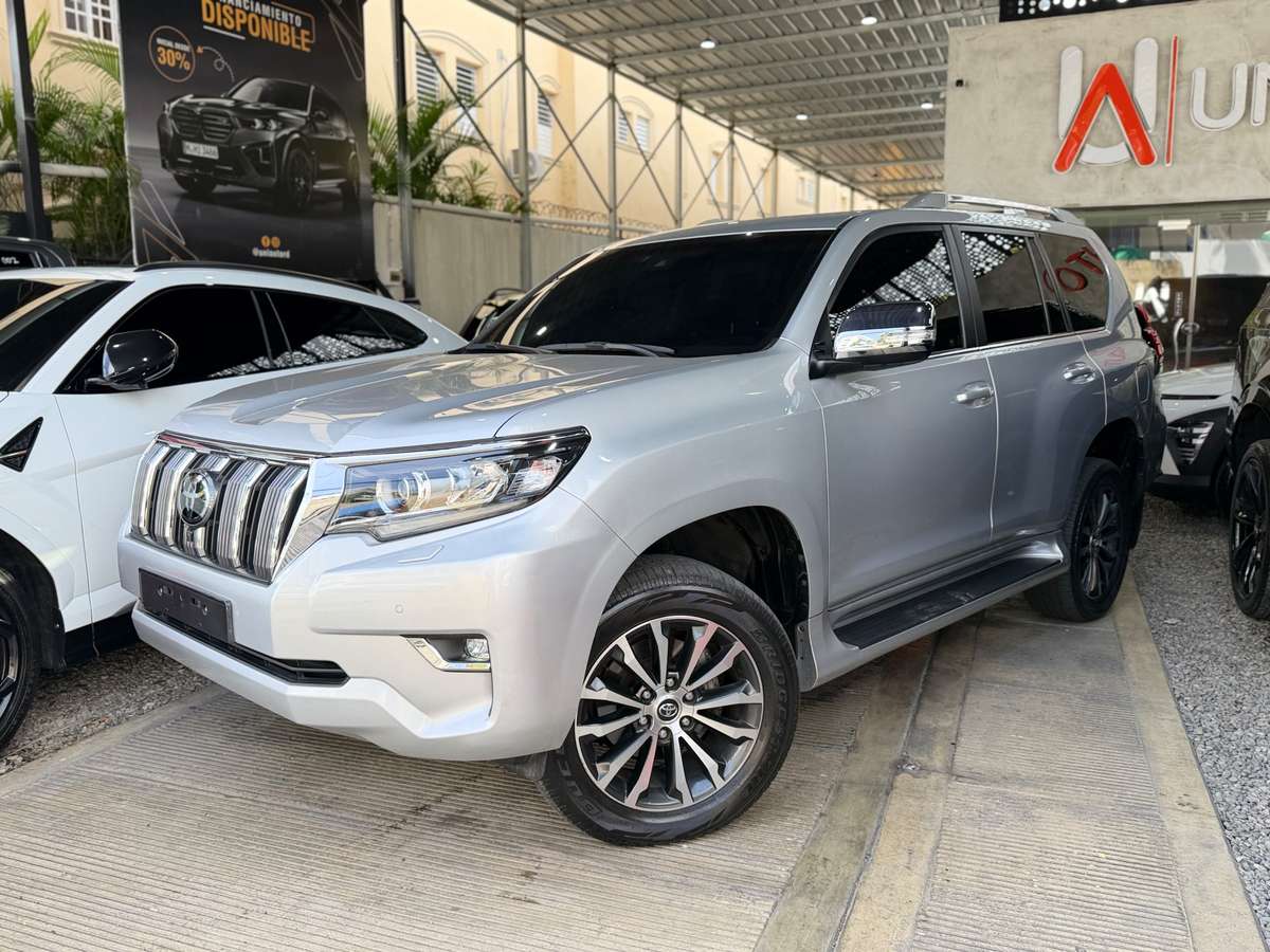 2024 Toyota Land Cruiser Prado VXL usado en venta por Luis Eduardo (UNIAUTO)