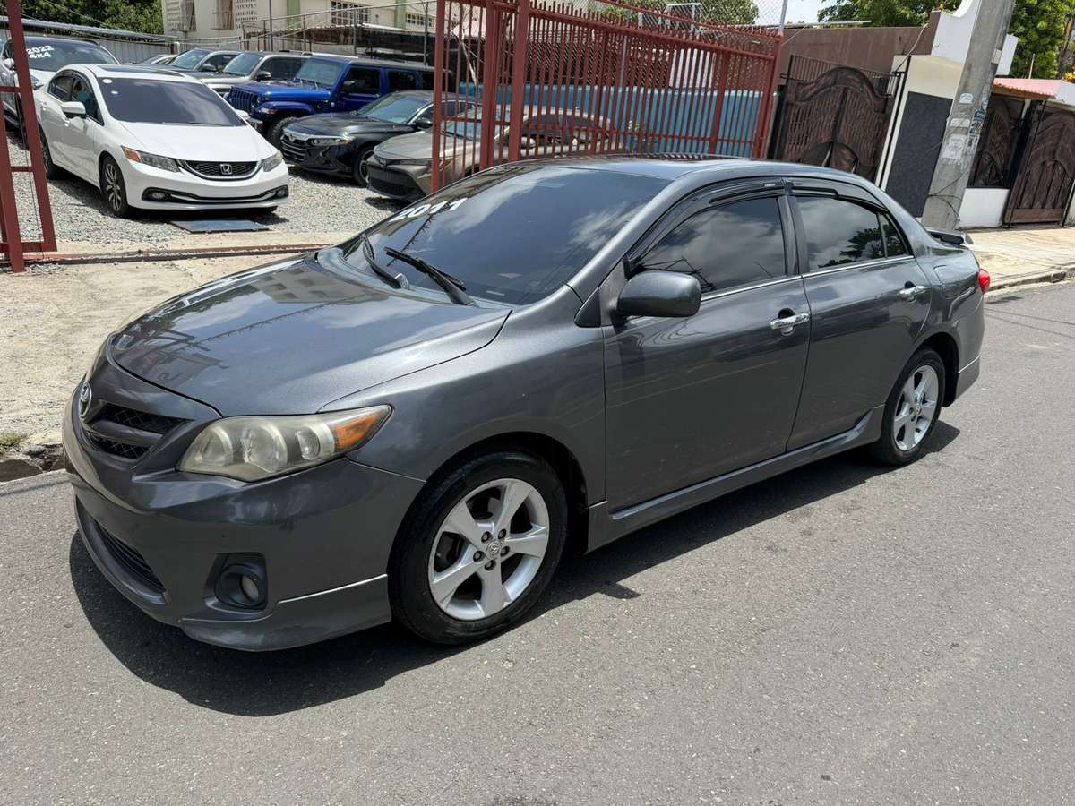 2011 Toyota Corolla LE usado en venta por ARS Auto Import