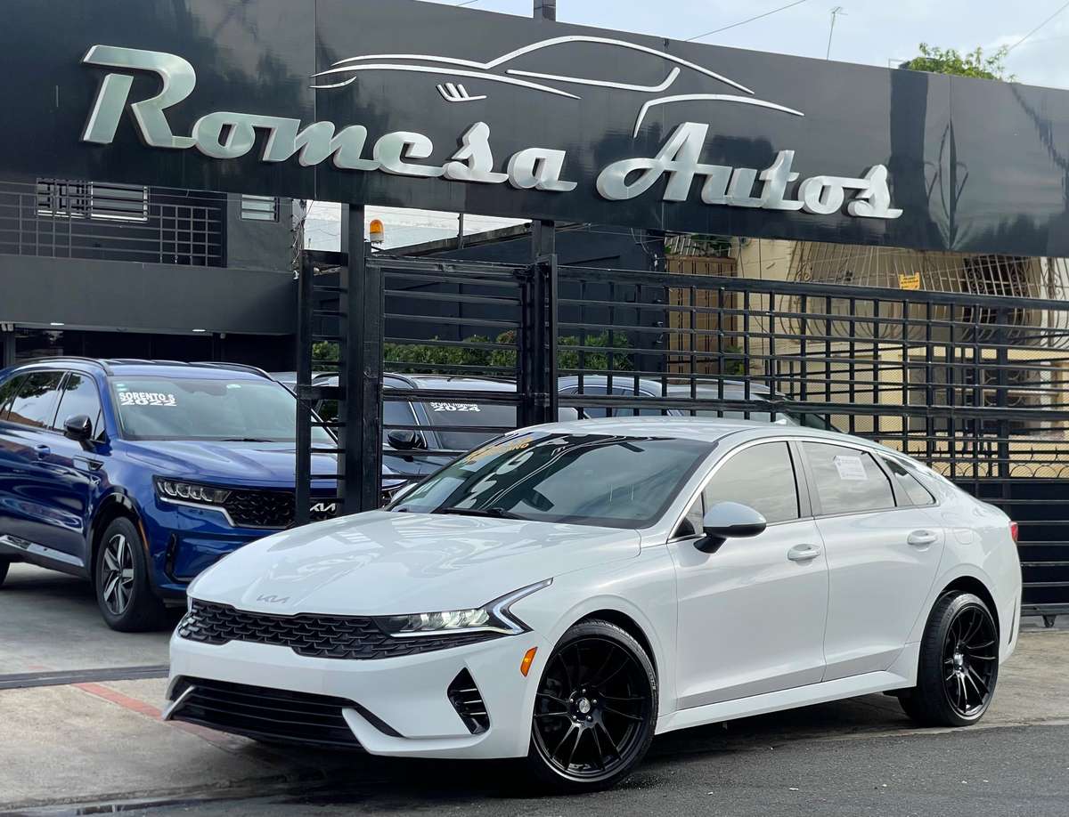 2022 Kia K-5 usado en venta por ROMESA AUTOS