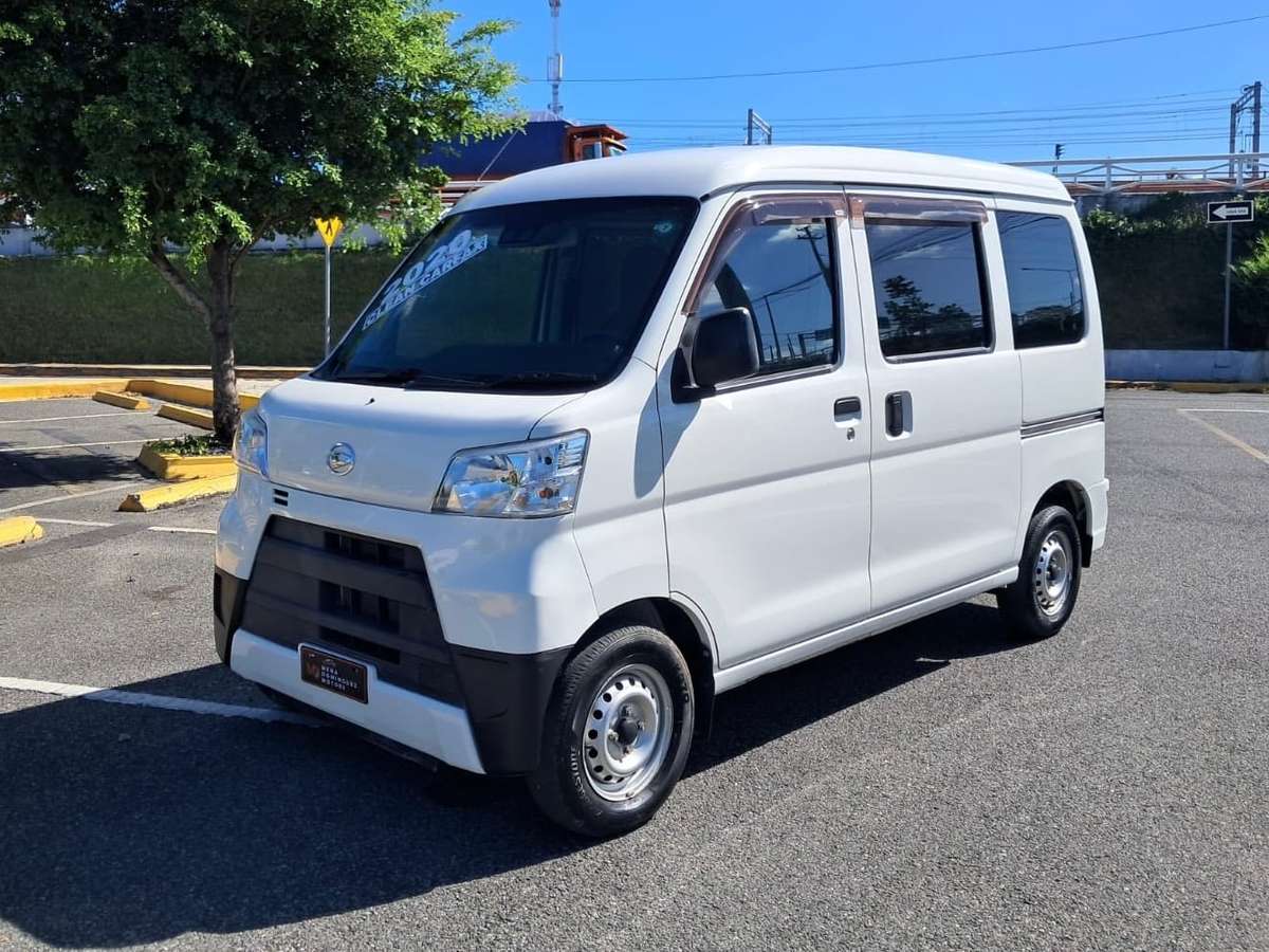 2020 Daihatsu Hijet Minivan usado en venta por Mena Dominguez Motors