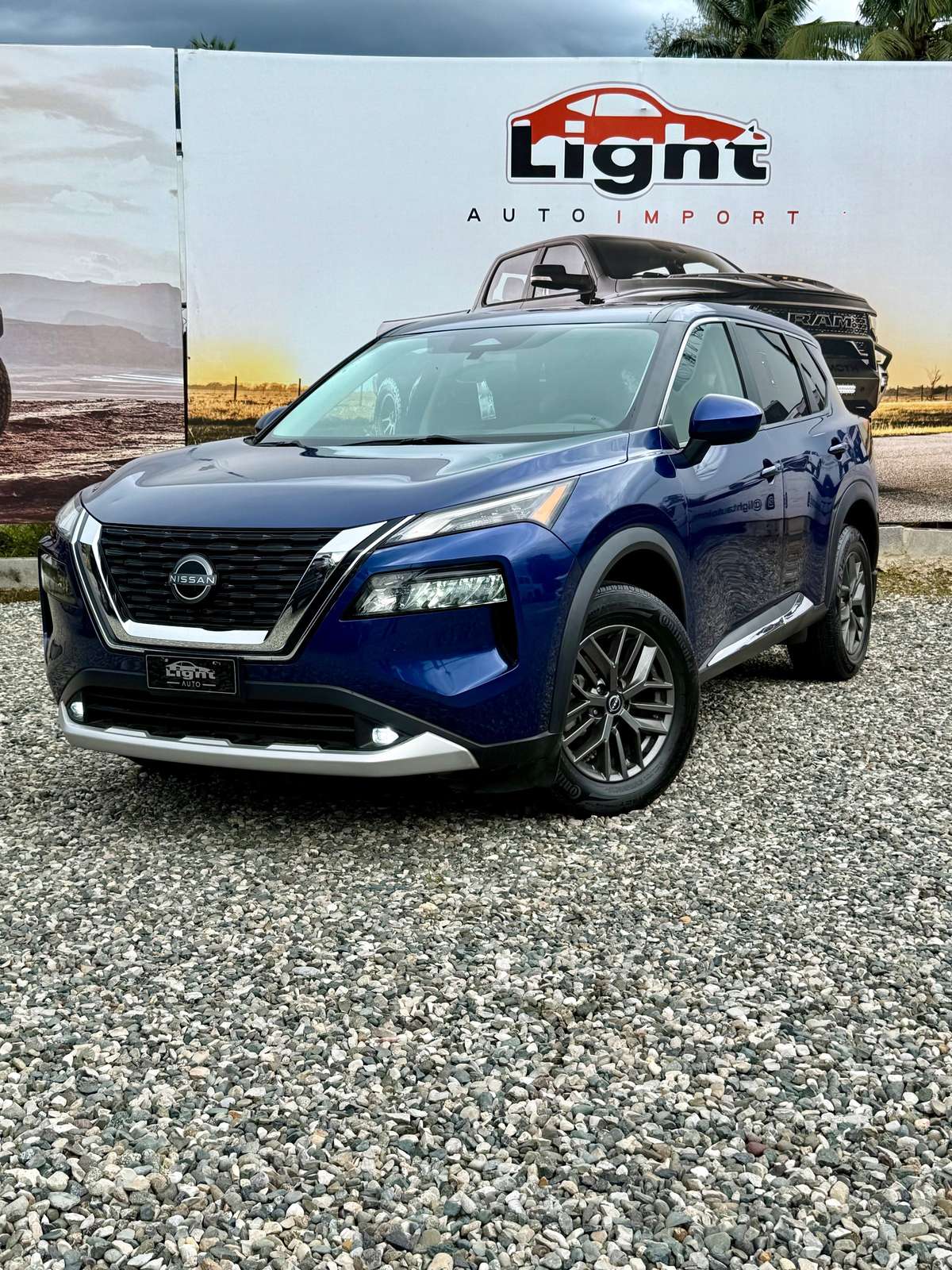2023 Nissan Rogue SV usado en venta por Light Auto Import