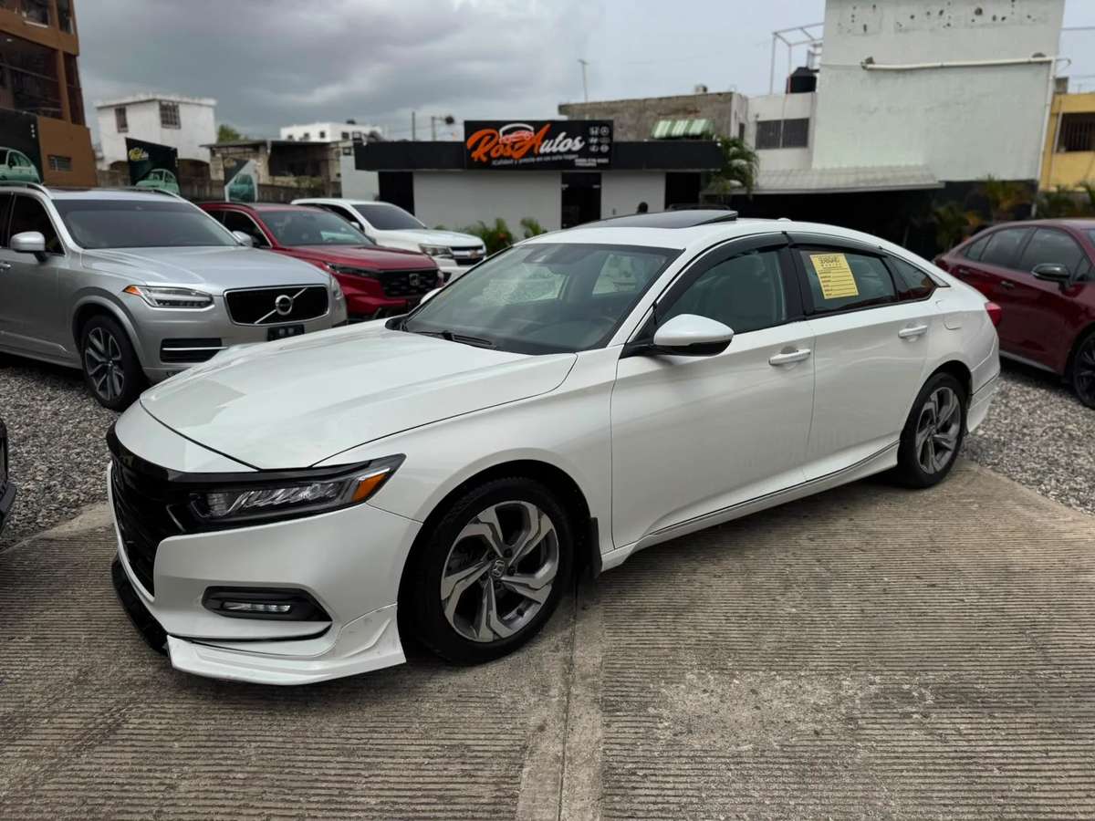 2018 Honda Accord EXL 2.0 usado en venta por RosAutos 