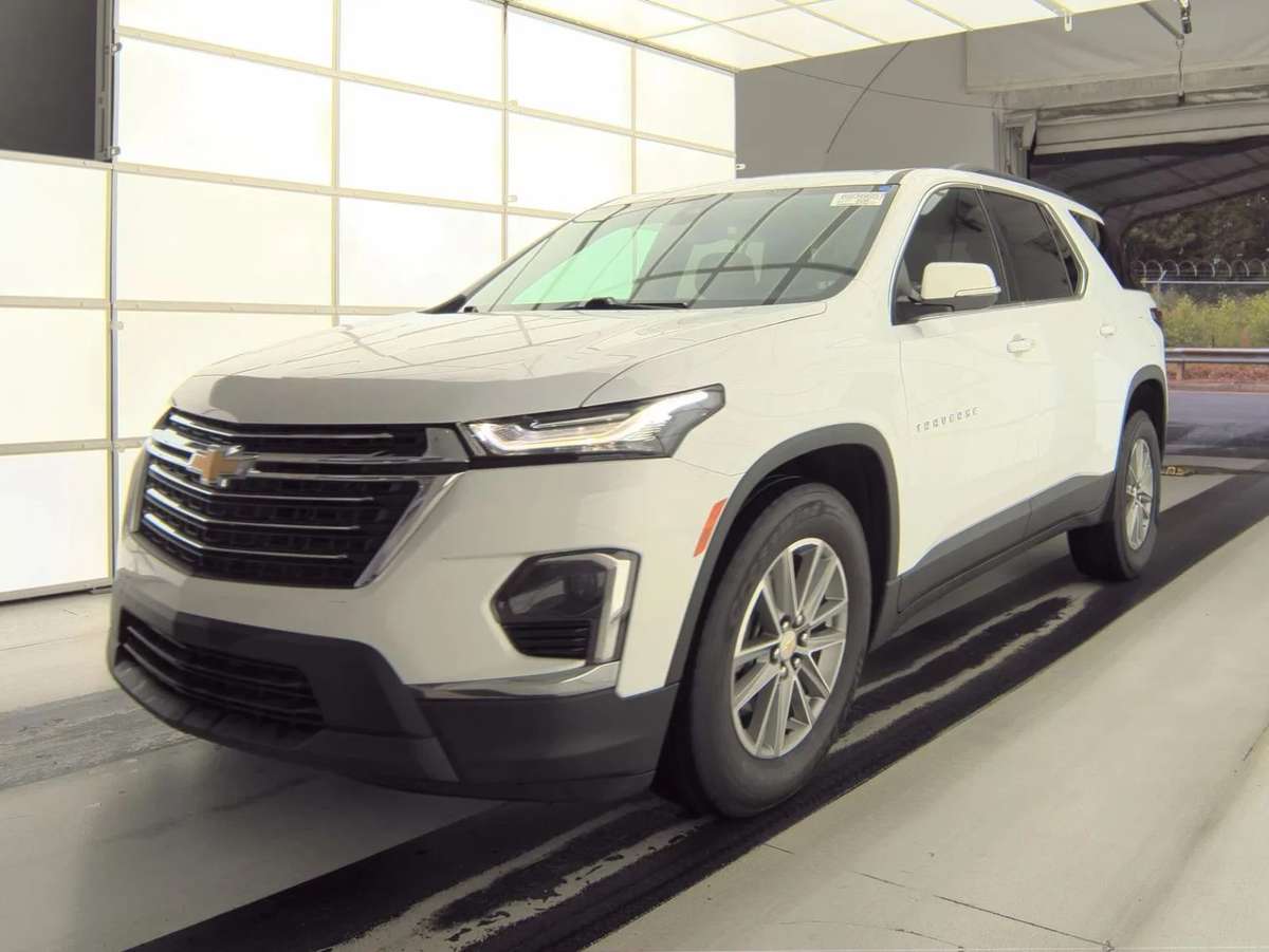 2023 Chevrolet Traverse LT usado en venta por Cava Auto Dealer