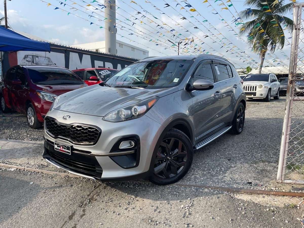 2021 Kia Sportage S usado en venta por MERAN SOLUCIONES AUTO IMPORT