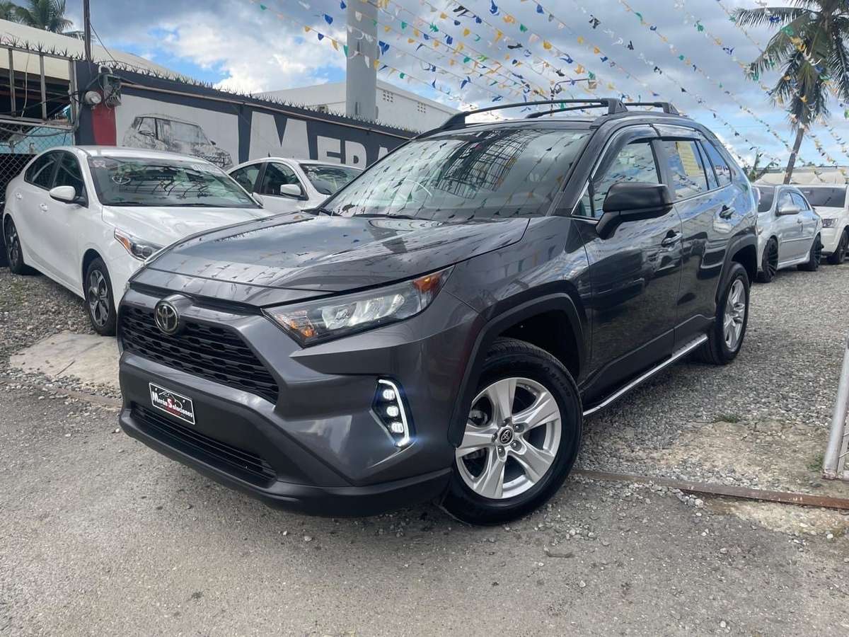 2021 Toyota RAV4 LE usado en venta por MERAN SOLUCIONES AUTO IMPORT