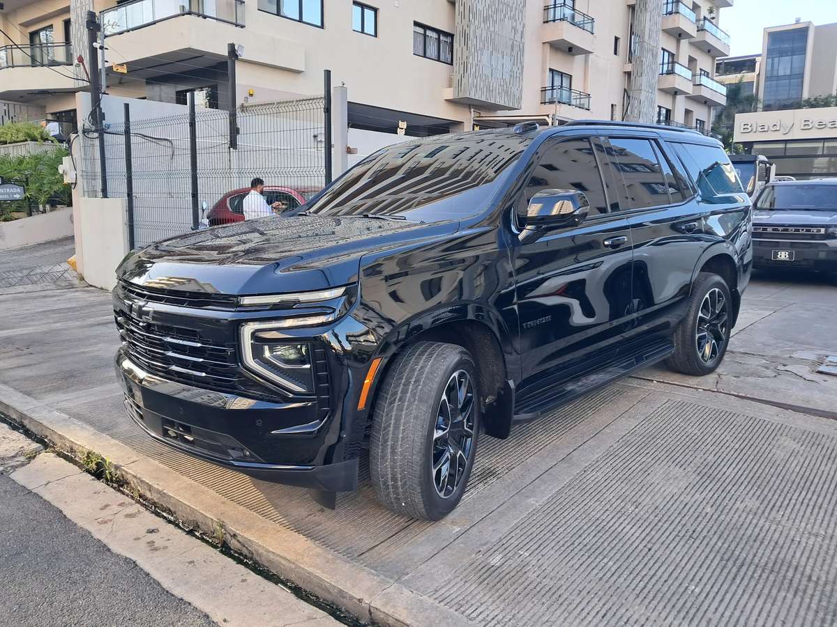 2025 Chevrolet Tahoe Duramax usado en venta por Carlos Andres Rodriguez Silverio