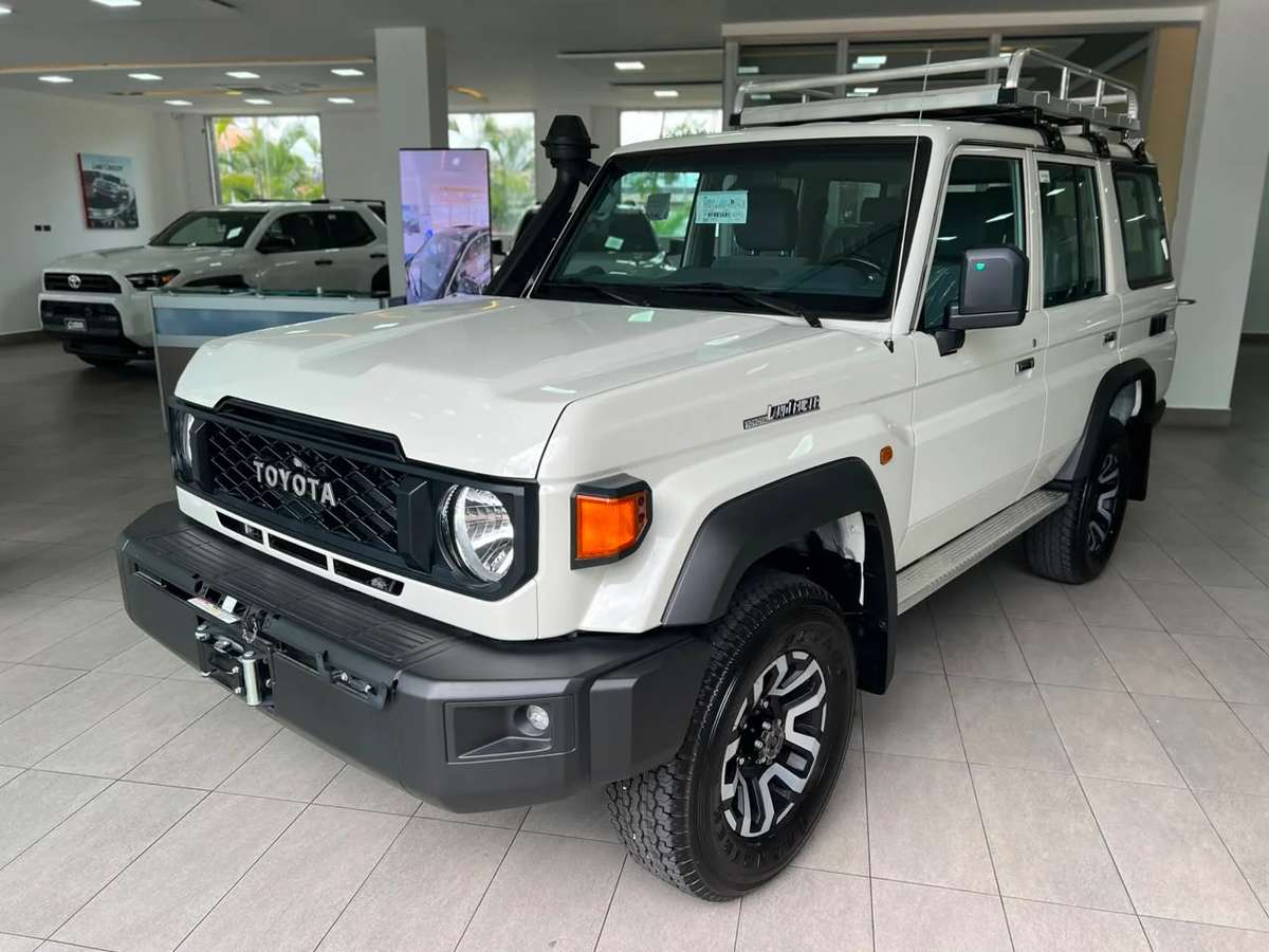2027 Toyota Land Cruiser LX Serie 70 nuevo en venta por Erick Lopez