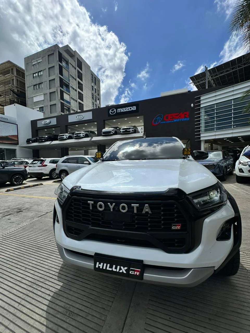 2024 Toyota Hilux GR Sport usado en venta por Erick Lopez