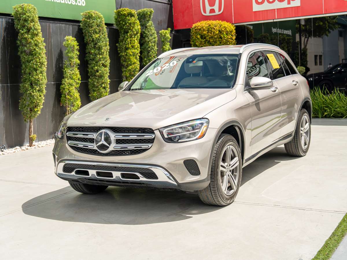2020 Mercedes Benz GLC 300 usado en venta por RAM MEGA AUTOS