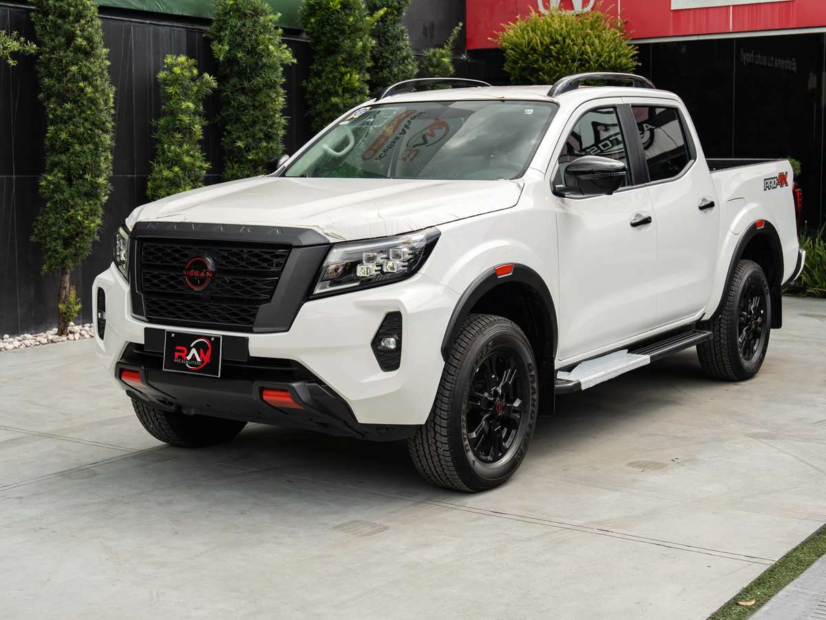 2025 Nissan Navara PRO X4 usado en venta por RAM MEGA AUTOS
