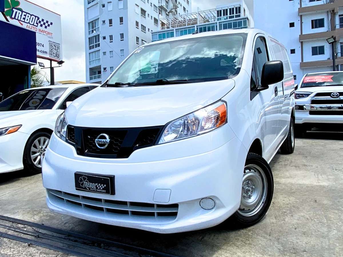 2021 Nissan NV 200 usado en venta por Trebol Auto Import