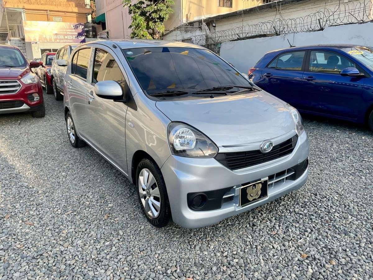 2016 Daihatsu Mira usado en venta por Golds Brothers Auto