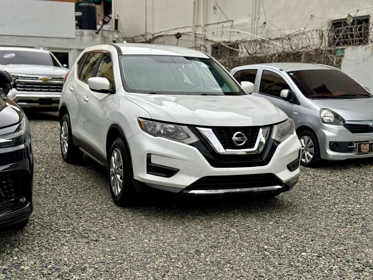 2017 Nissan Rogue usado en venta por Golds Brothers Auto