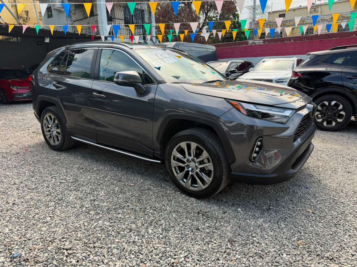2025 Toyota RAV4 XLE usado en venta por Golds Brothers Auto