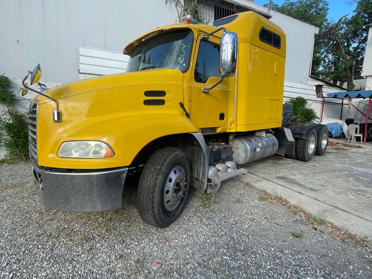 2014 Mack Pinnacle usado en venta por Coste Autos