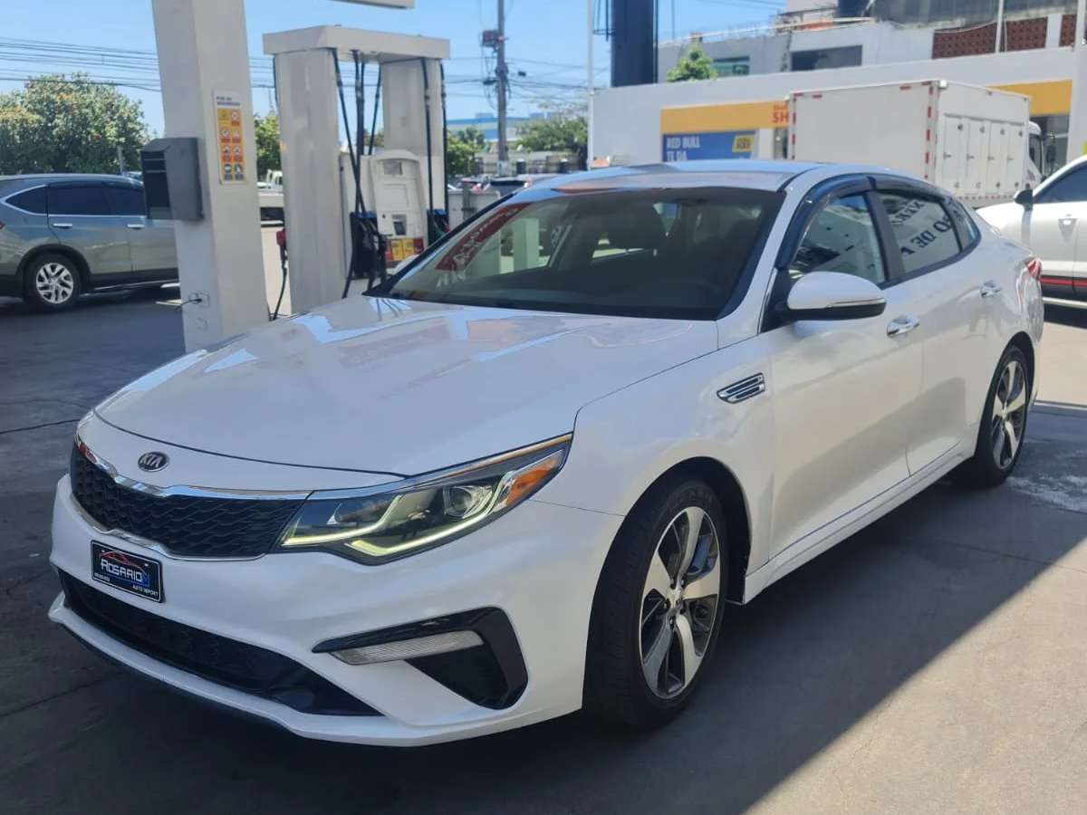 2020 Kia Optima LX usado en venta por B ROSARIO M AUTO IMPORT 
