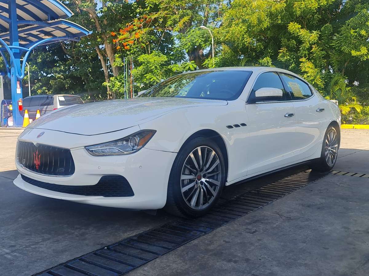 2020 Maserati Ghibli usado en venta por B ROSARIO M AUTO IMPORT 