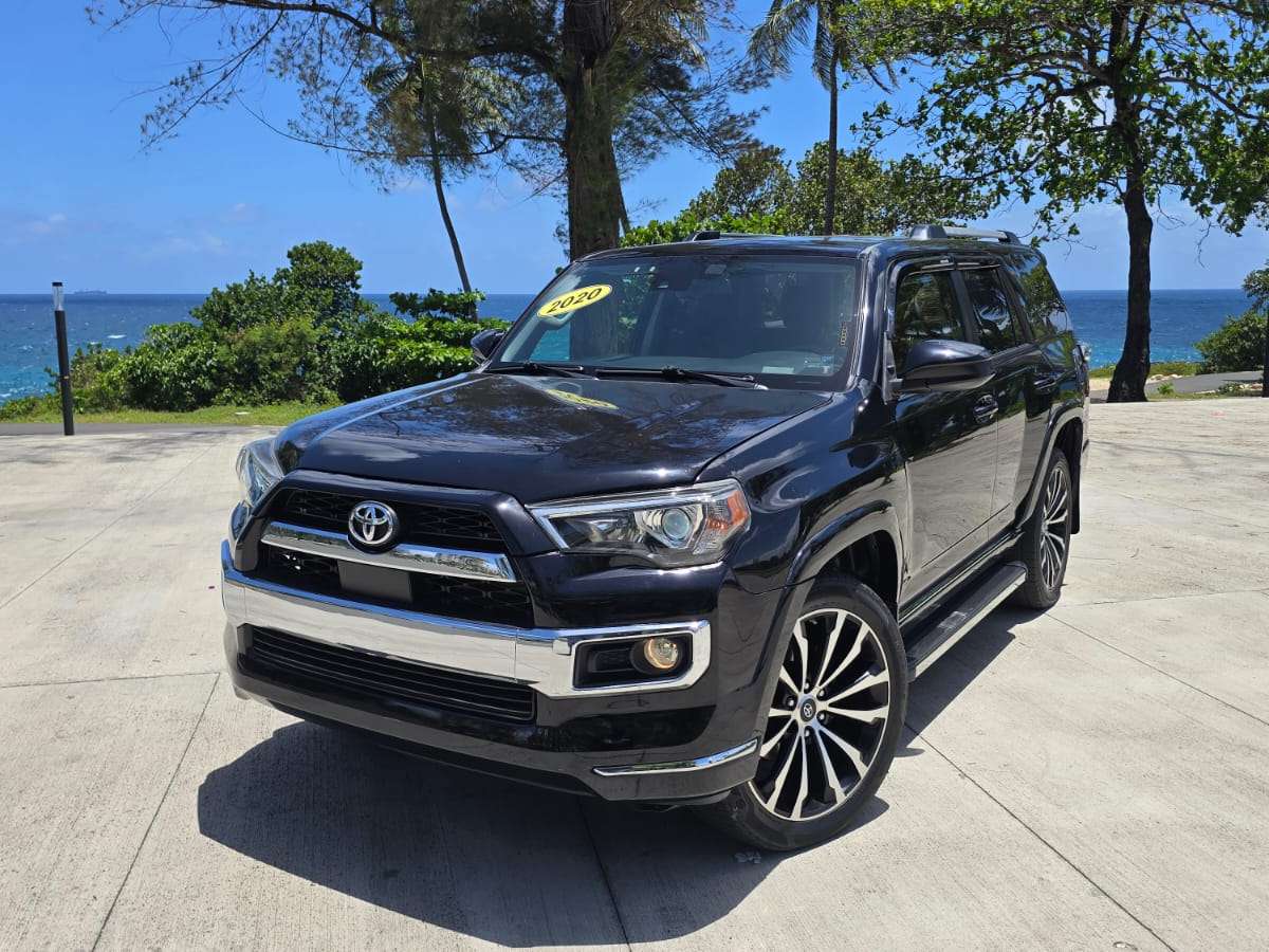 2020 Toyota 4 Runner SR5 Premium usado en venta por Robert Kennedy Motors Import