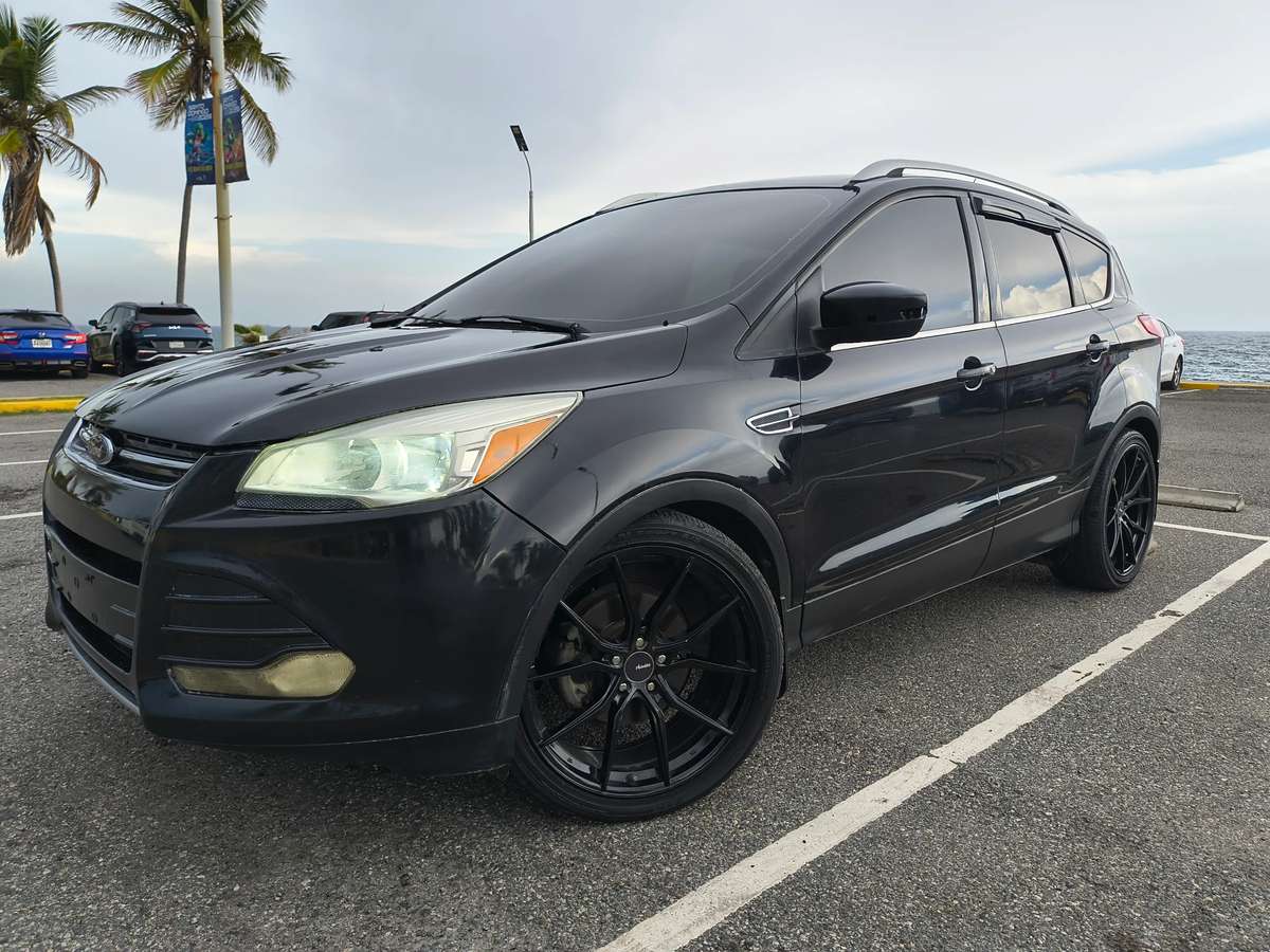 2014 Ford Escape Titanium Ecoboost usado en venta por Jf Auto RD