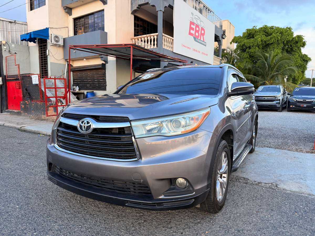 2016 Toyota Highlander LE Plus usado en venta por EBR Auto Import
