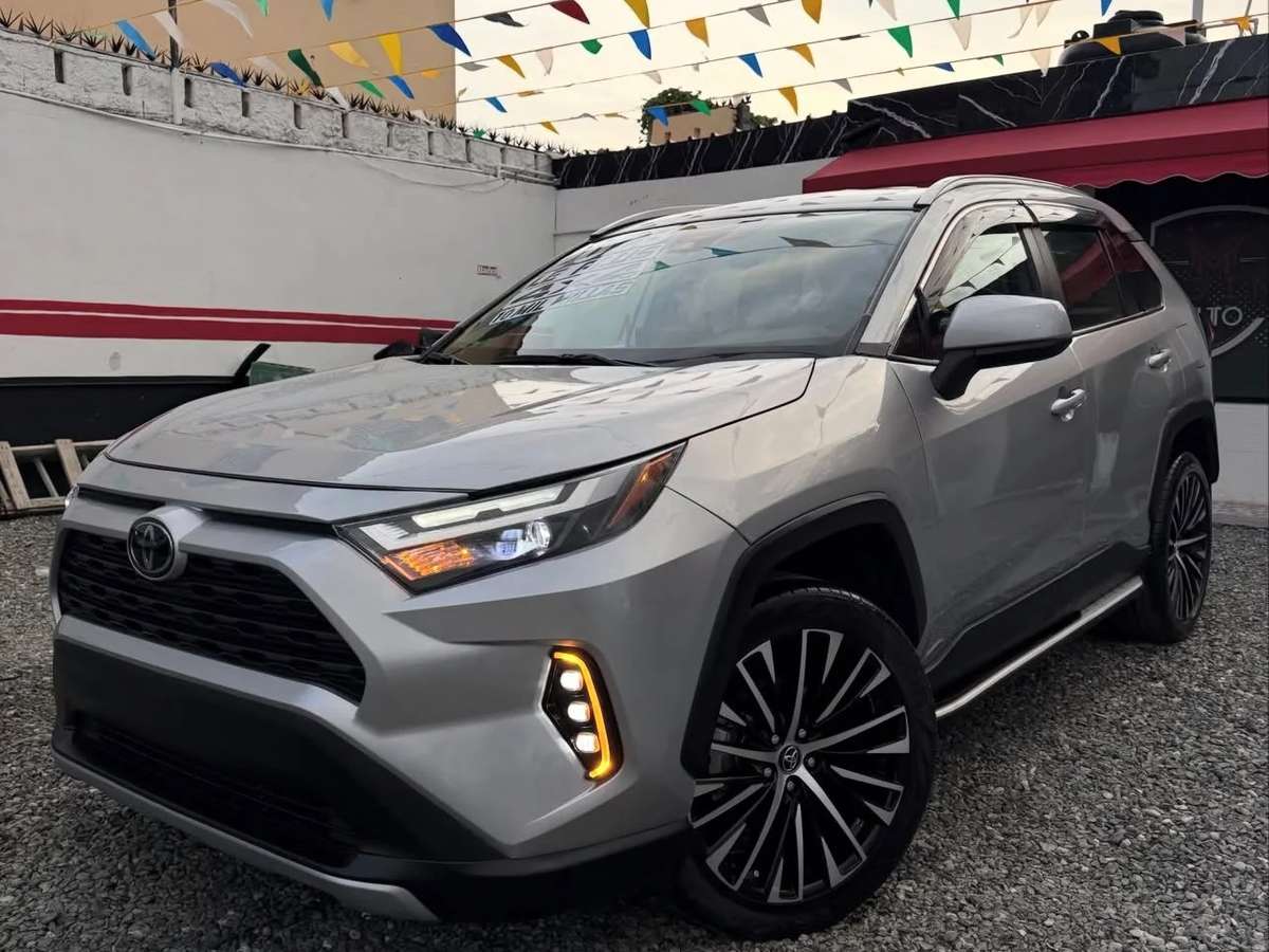 2023 Toyota RAV4 LE PLUS usado en venta por Teocracia Auto Import