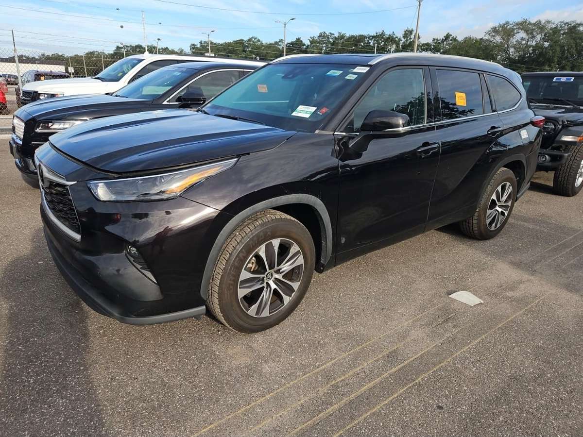 2022 Toyota Highlander XLE usado en venta por DAUTOSA