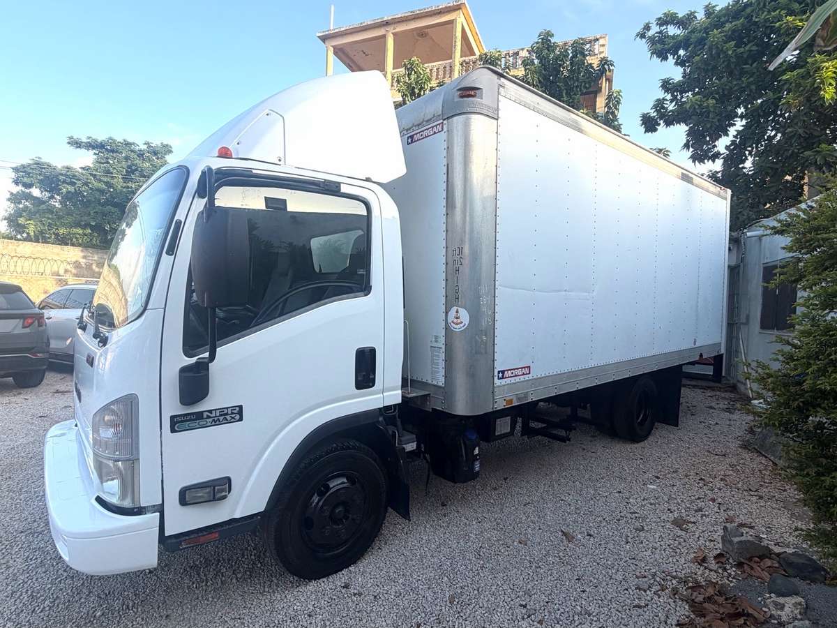 2013 Isuzu Camion Furgon usado en venta por EVL HOME CARS