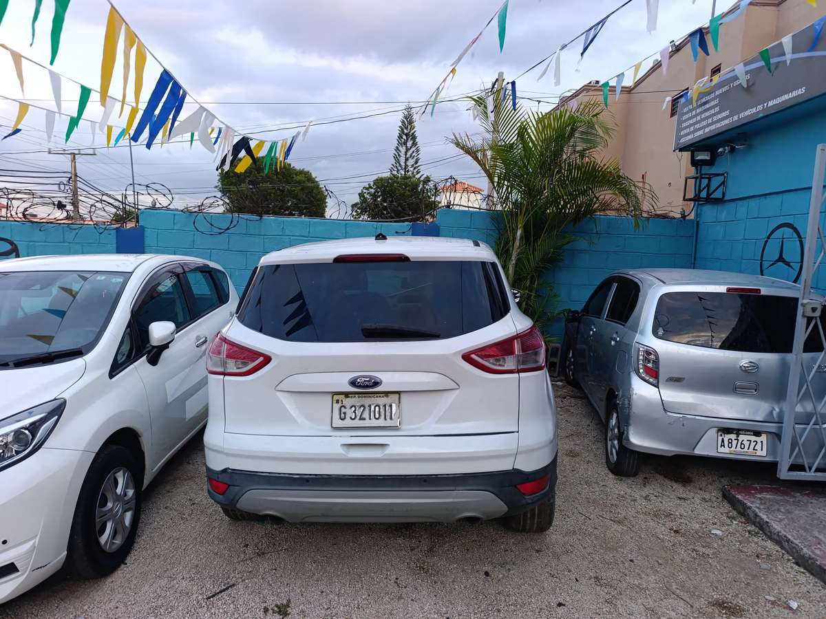 2013 Ford Escape S usado en venta por RAYDEME AUTO IMPORT