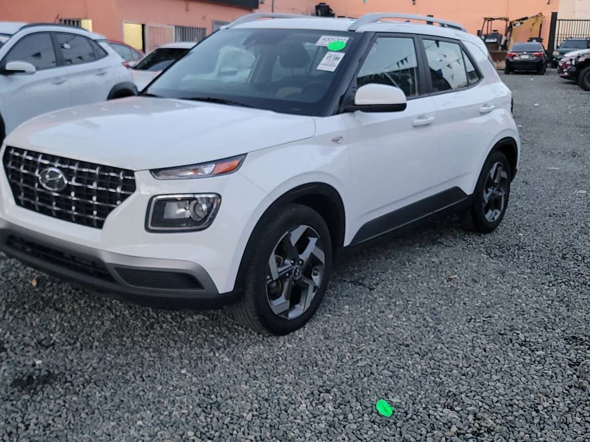 2022 Hyundai Venue usado en venta por Robert Fernandez