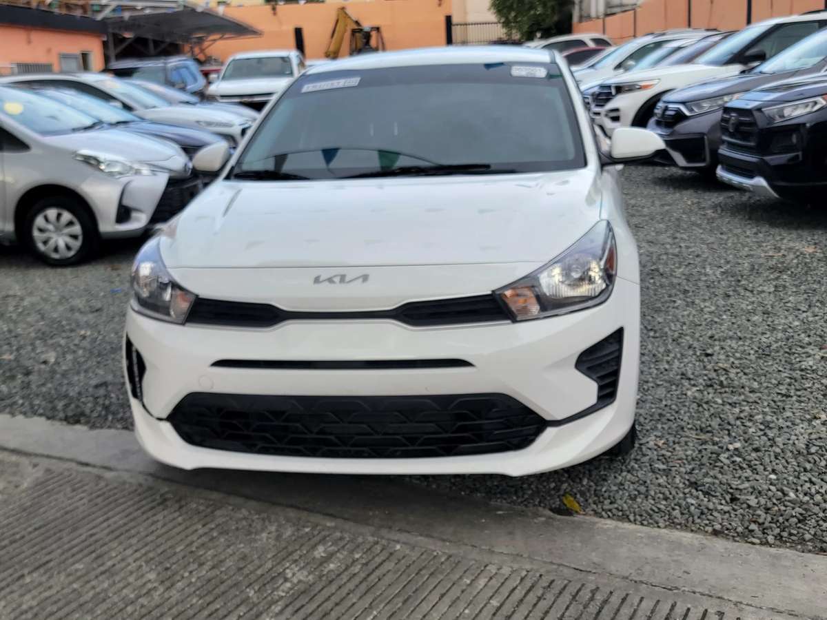 2022 Kia Rio S usado en venta por Robert Fernandez