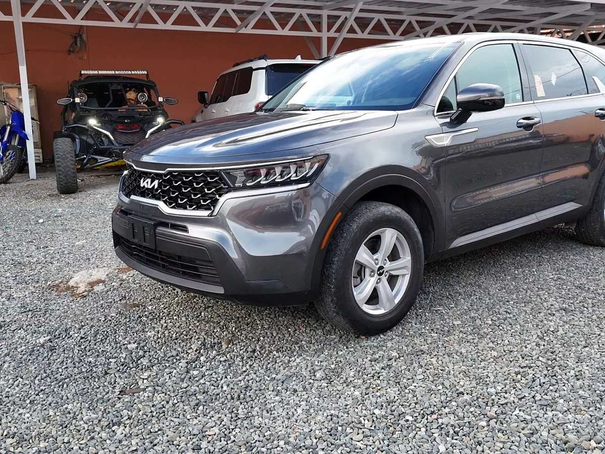 2023 Kia Sorento LX usado en venta por Robert Fernandez