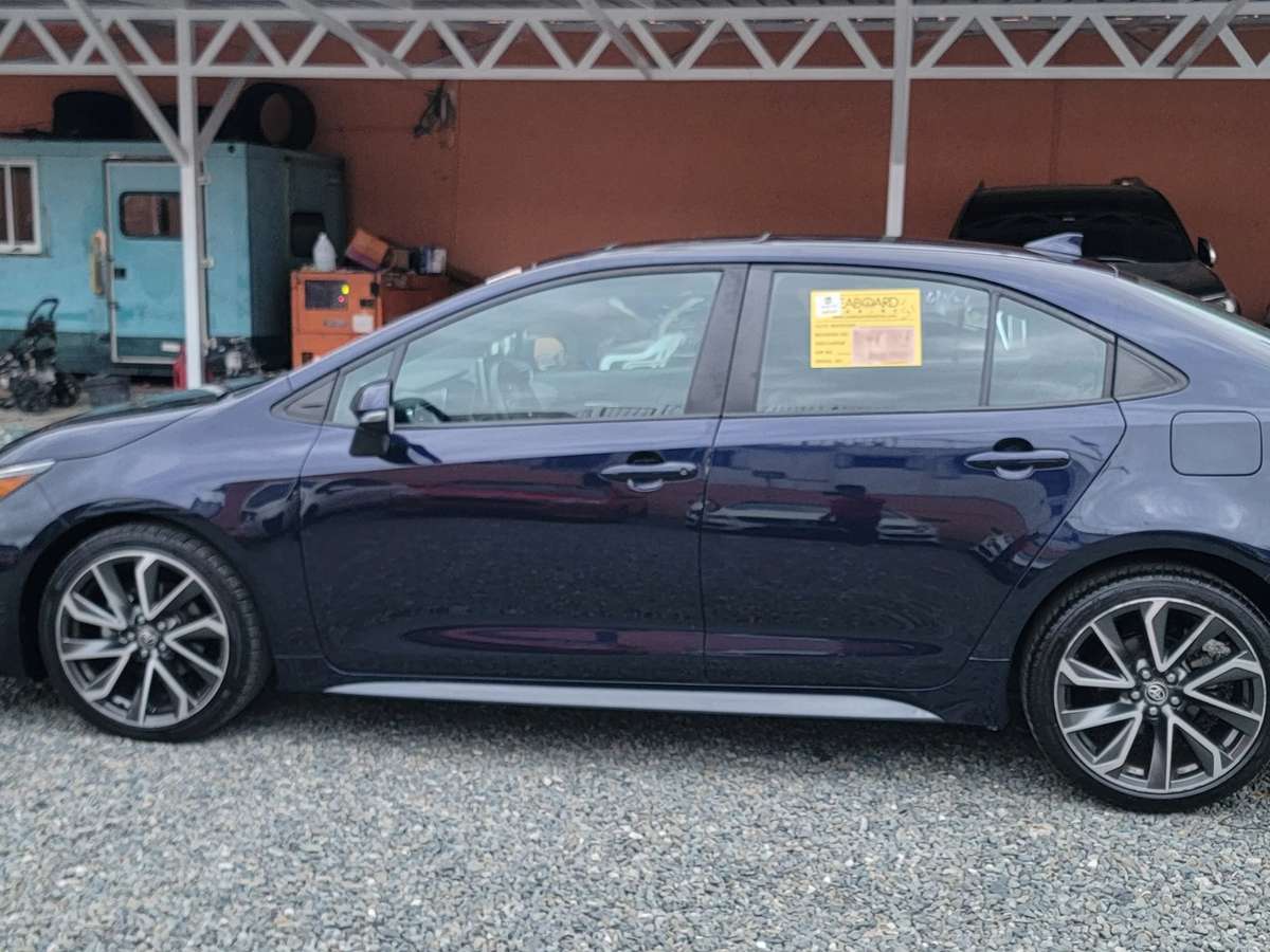 2022 Toyota Corolla XLE usado en venta por Robert Fernandez 