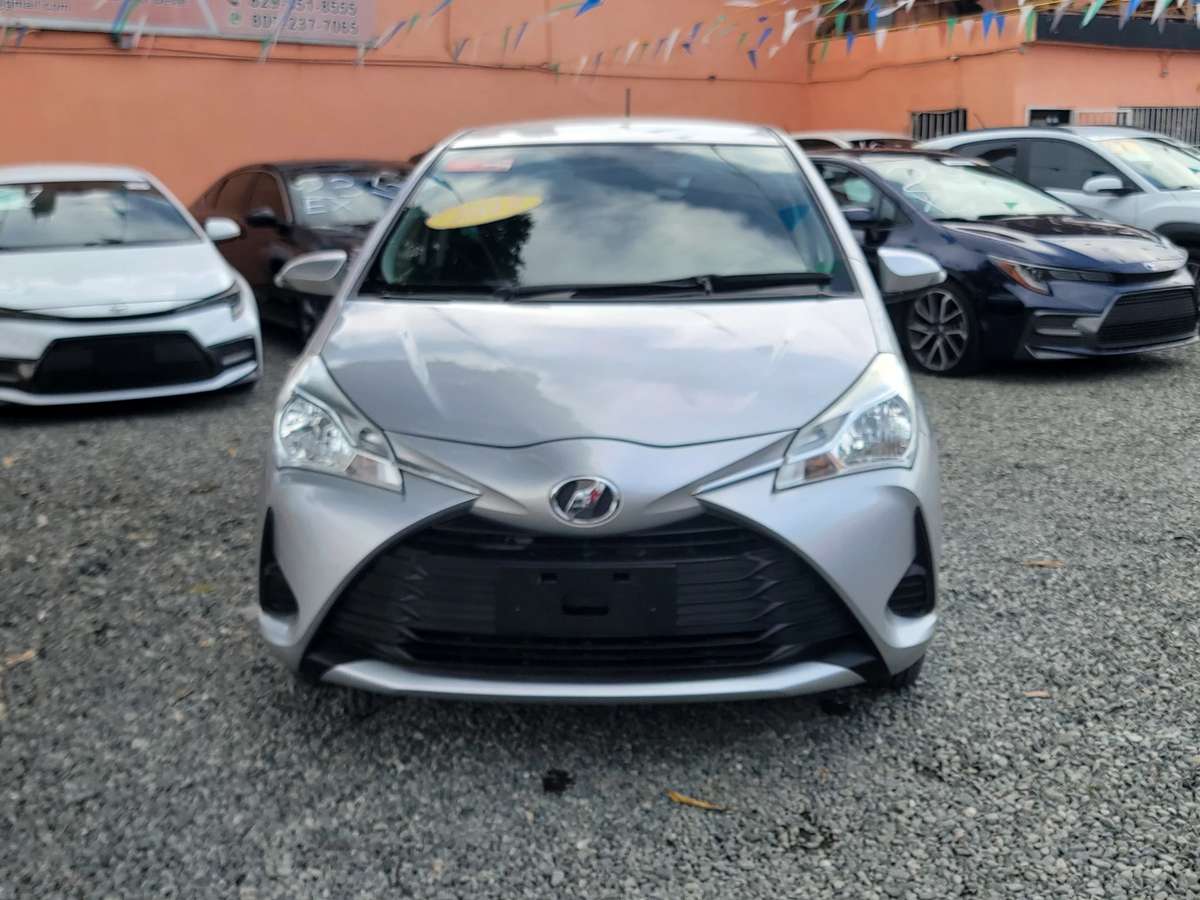 2019 Toyota VITZ usado en venta por Robert Fernandez 