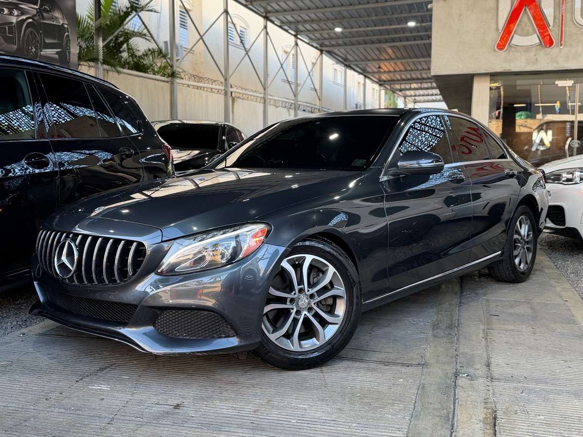 2016 Mercedes Benz C 300 4 Matic usado en venta por UNIAUTO