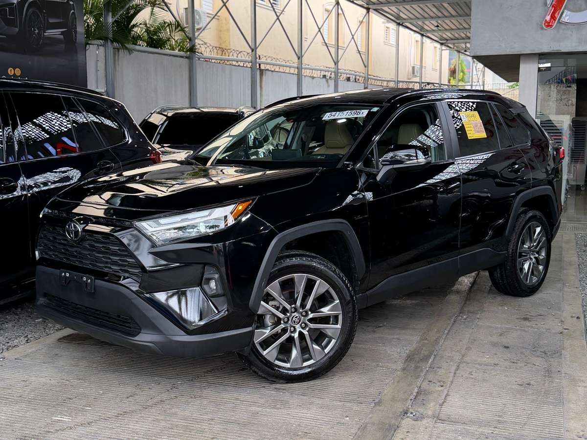 2022 Toyota RAV4 XLE Premium usado en venta por UNIAUTO