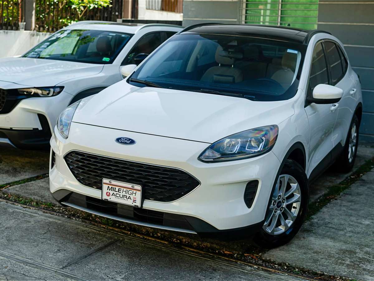 2021 Ford Escape SE usado en venta por SIGNATURE AUTOS SANTIAGO 