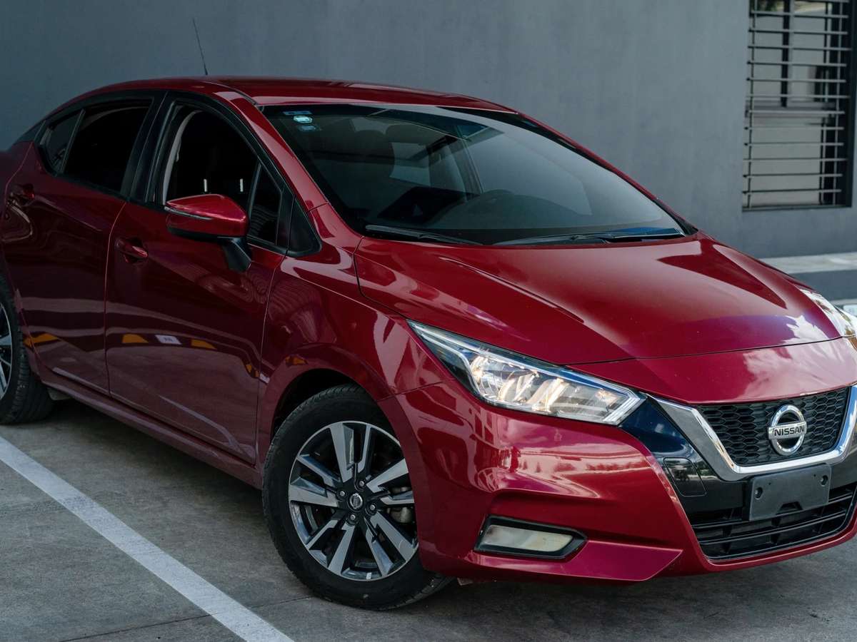 2022 Nissan Versa SV usado en venta por SIGNATURE AUTOS SANTIAGO 
