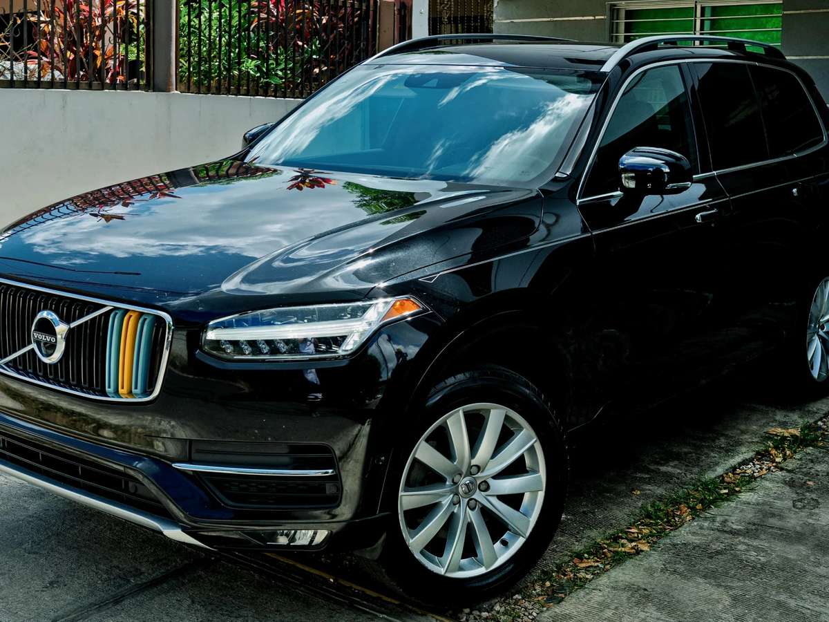 2018 Volvo XC90 Momentum T5 usado en venta por SIGNATURE AUTOS SANTIAGO 
