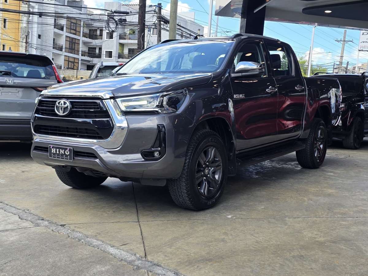 2022 Toyota Hilux SRV usado en venta por VRGROUP AUTOS