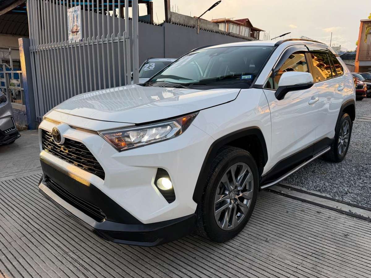 2021 Toyota RAV4 XLE usado en venta por Joeca Autos