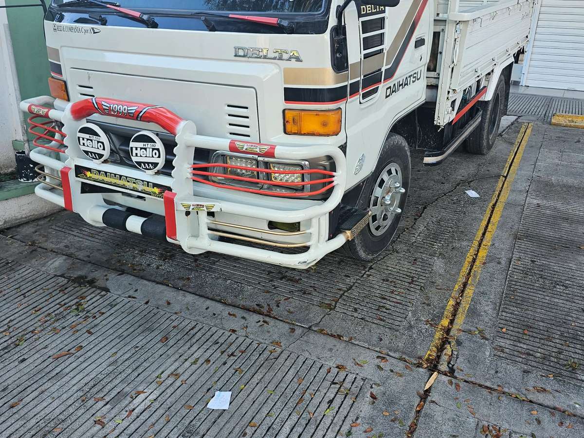 1999 Daihatsu Delta Cama Corta usado en venta por YAG AUTO SALES
