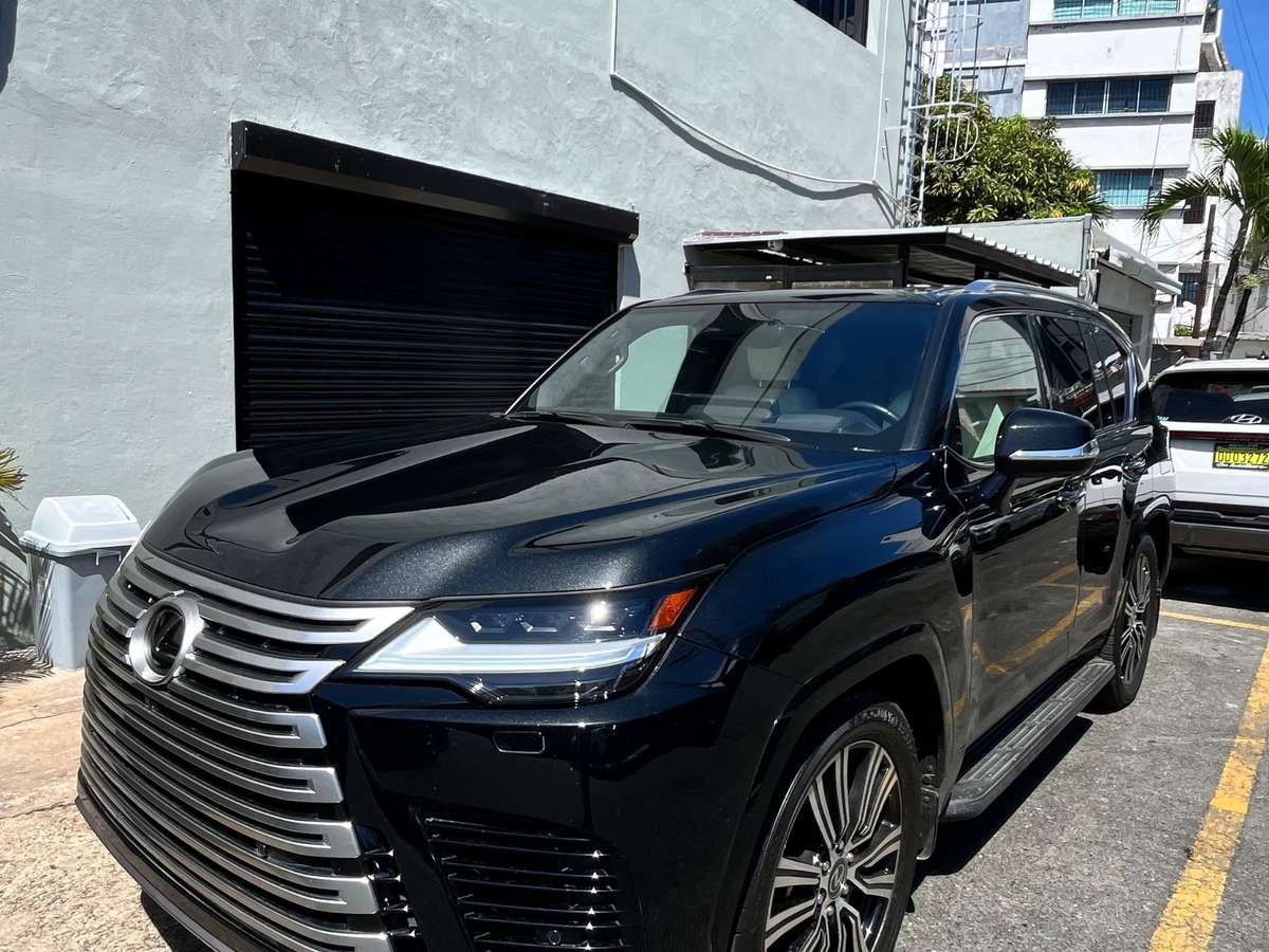 2023 Lexus LX 600 Luxury usado en venta por CHUQUI MOTORS SRL