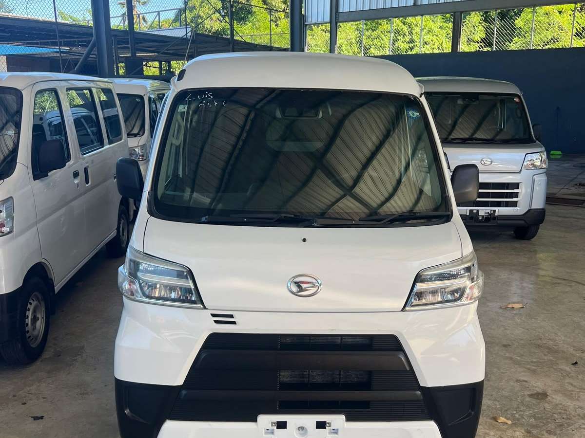 2020 Daihatsu Hijet Minivan usado en venta por Luis Alfredo Sanchez Auto Import