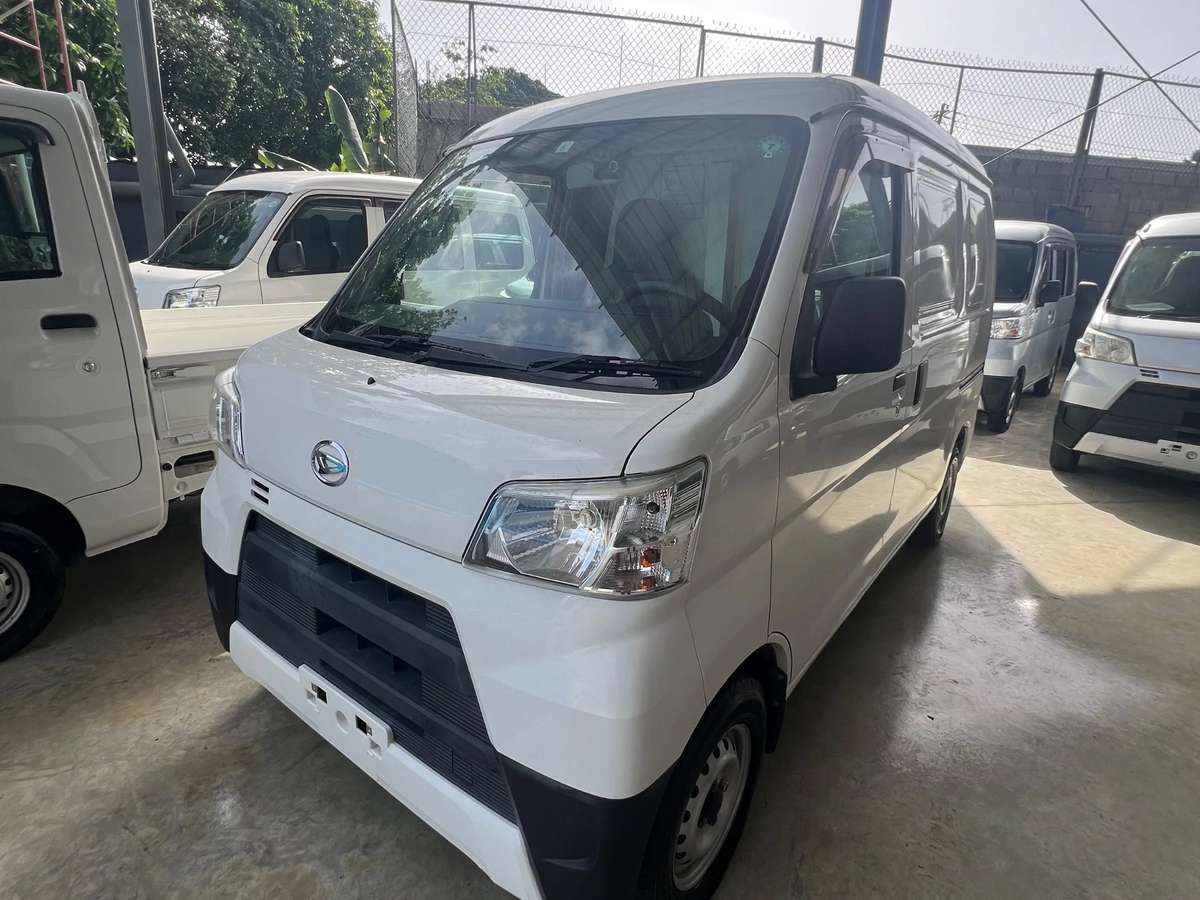2020 Daihatsu Hijet Minivan usado en venta por Luis Alfredo Sanchez Auto Import
