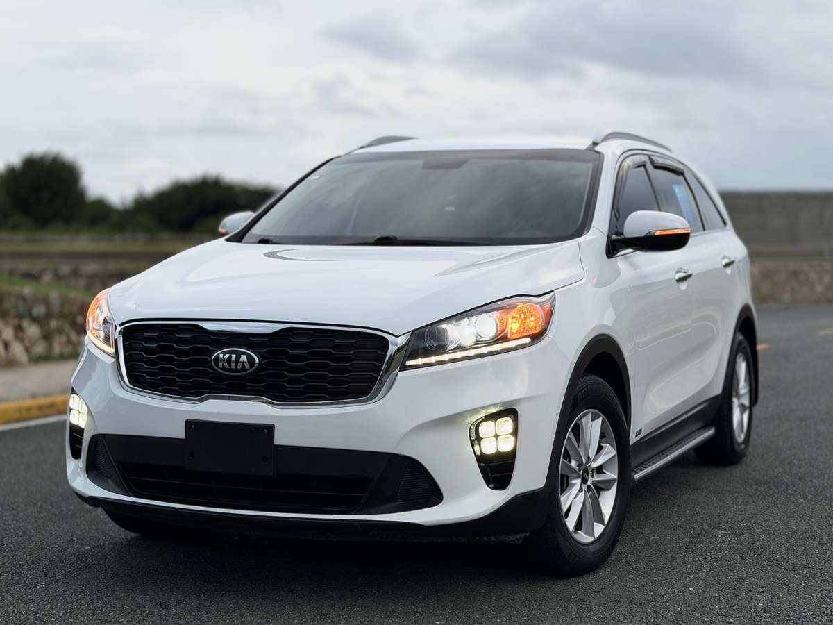 2020 Kia Sorento LX usado en venta por Saldivar Auto Store