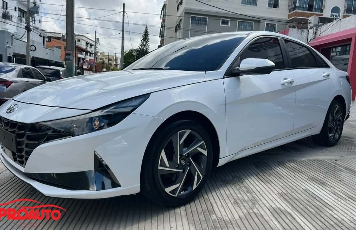 2022 Hyundai Avante Luxury usado en venta por Proauto Studio