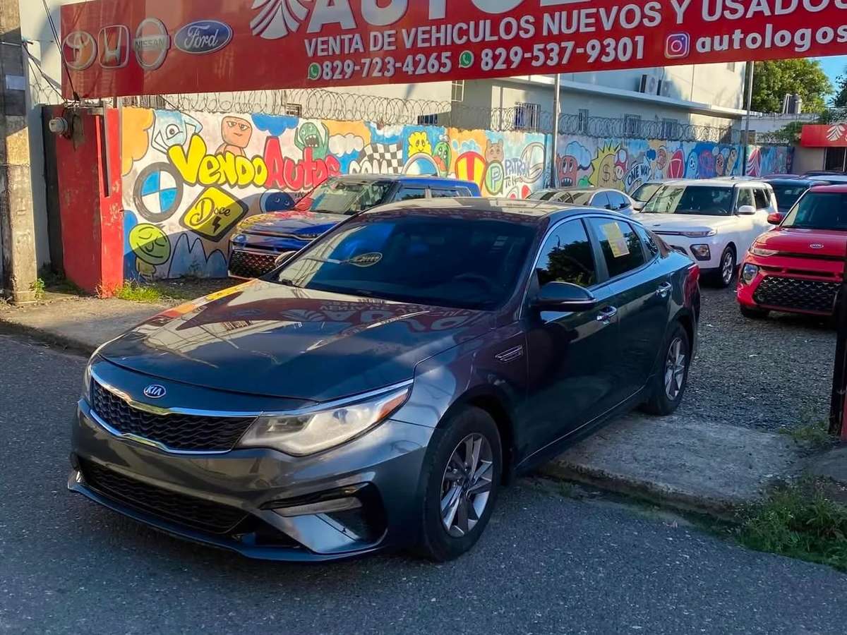 2020 Kia Optima LX usado en venta por Molina Auto Import