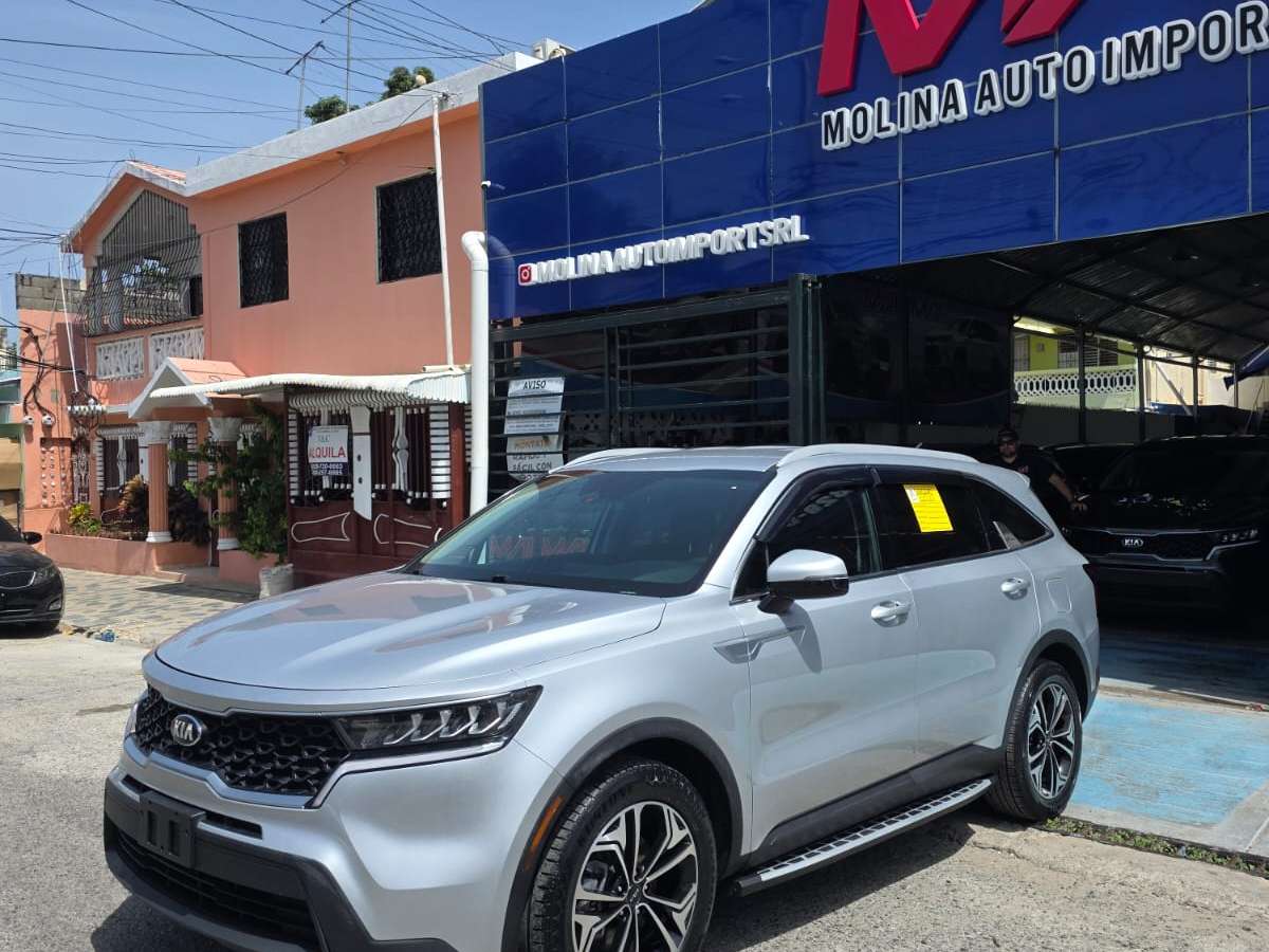 2021 Kia Sorento LX usado en venta por Molina Auto Import