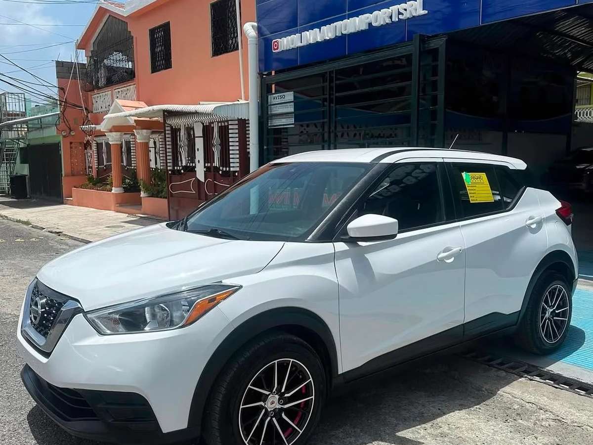 2020 Nissan Kicks SV usado en venta por Molina Auto Import